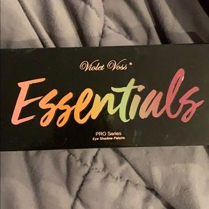 Violet Voss essentials eye shadow palette